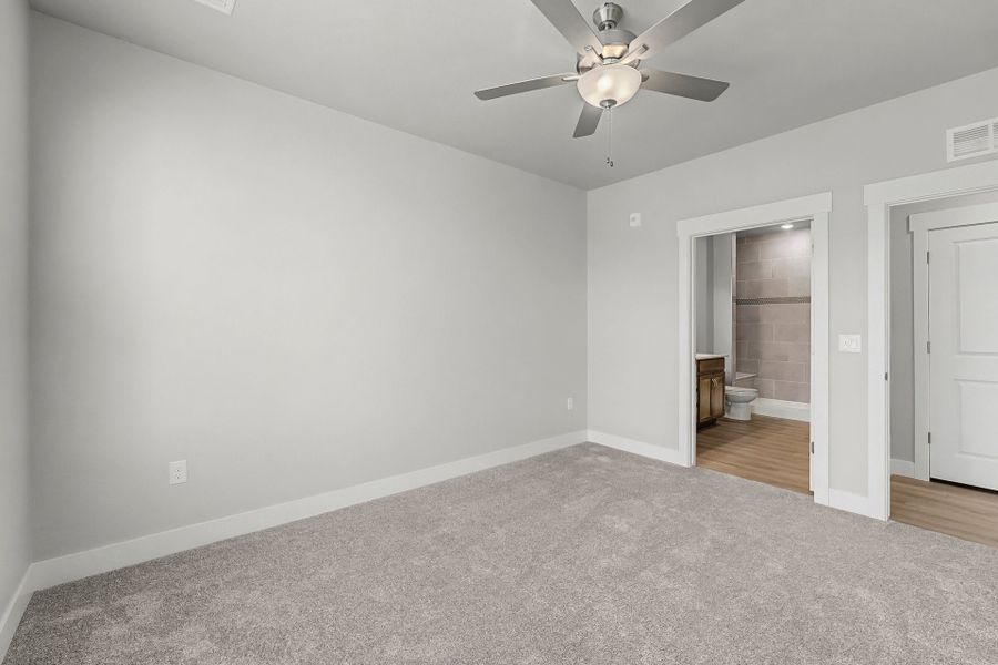 Spacious, unfurnished interior of a new home in Highlands at Fox Hill, Longmont (Image 10). Spacious, unfurnished interior of a new home in Highlands at Fox Hill, Longmont (Image 10).