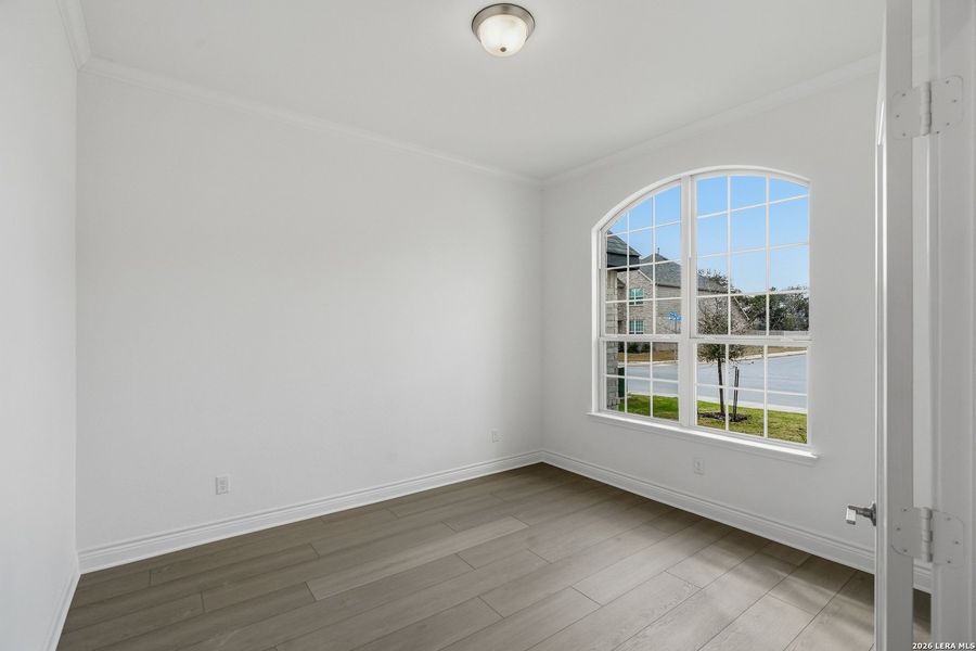 Spacious, unfurnished interior of a new home in Davis Ranch, San Antonio (Image 35).