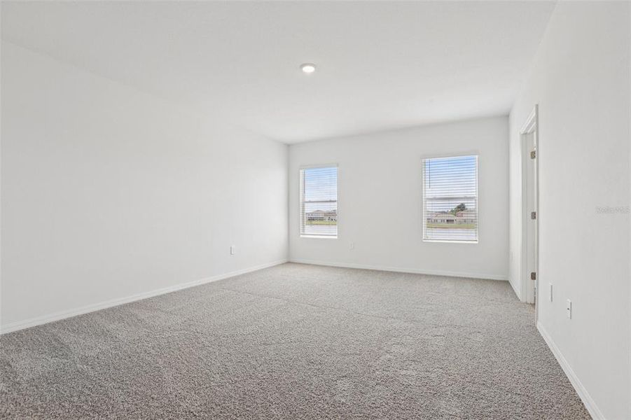 Spacious, unfurnished interior of a new home in , Lakeland (Image 24).