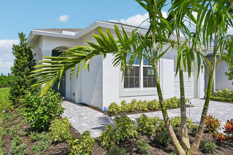 Exterior details and patio area of a home in Harbor Isle, Vero Beach (Image 4).