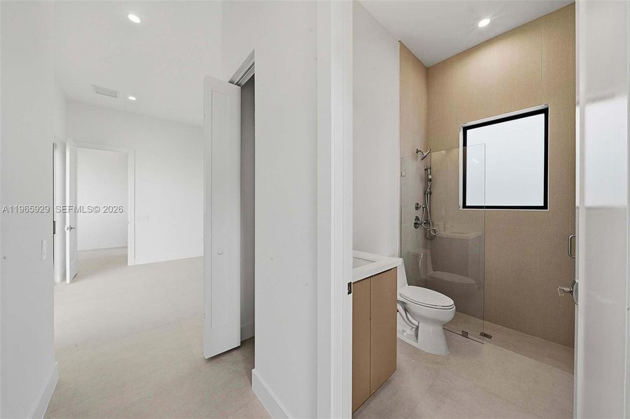 Furnished interior view inside a new home in , Hollywood (Image 19).