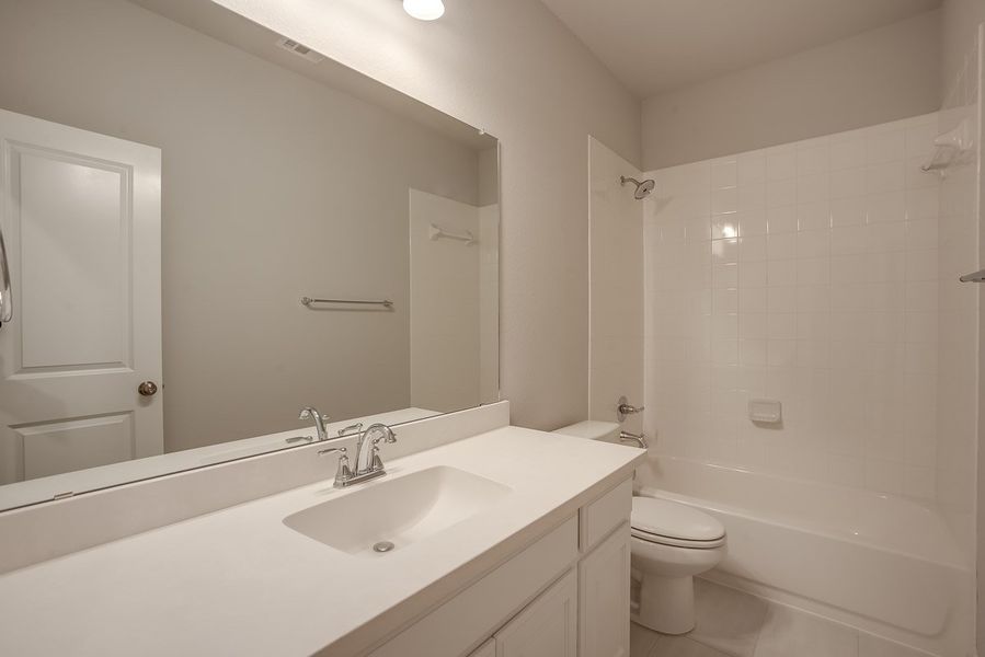 Plan 1681 Secondary Bathroom Representative Image