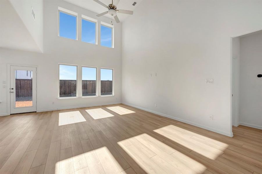 Spacious, unfurnished interior of a new home in Lily Creek at Sutton Fields, Aubrey (Image 36).