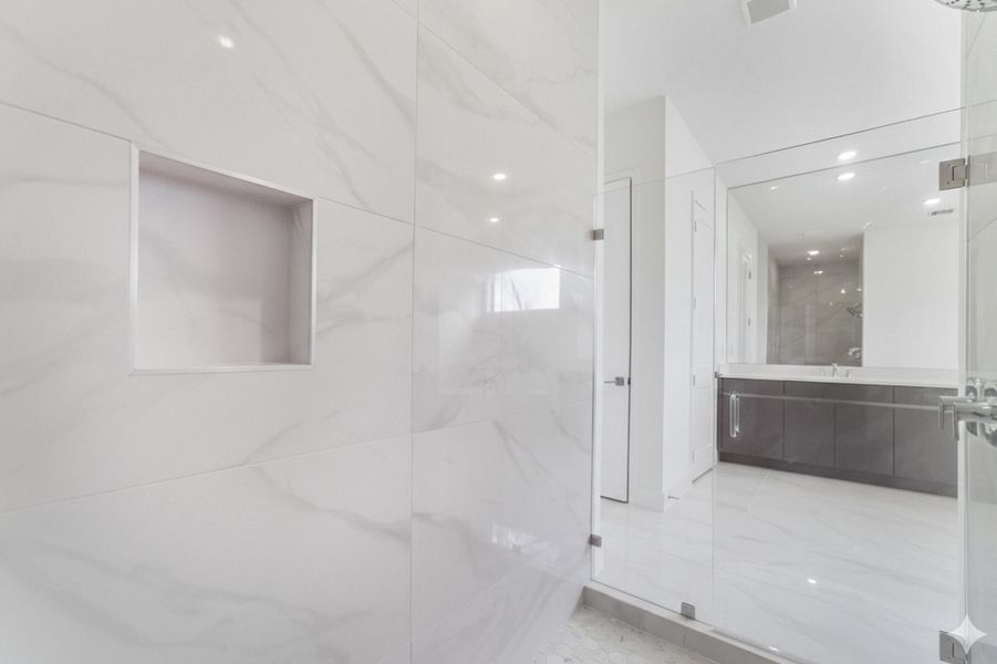 79-print-10140-royal-ascot-avenue