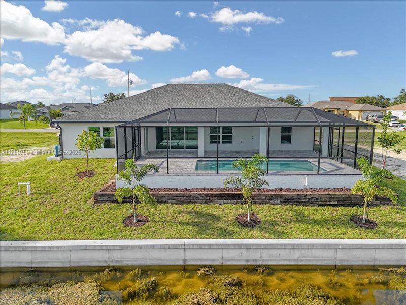 Image 32 of a home in Cape Coral.
