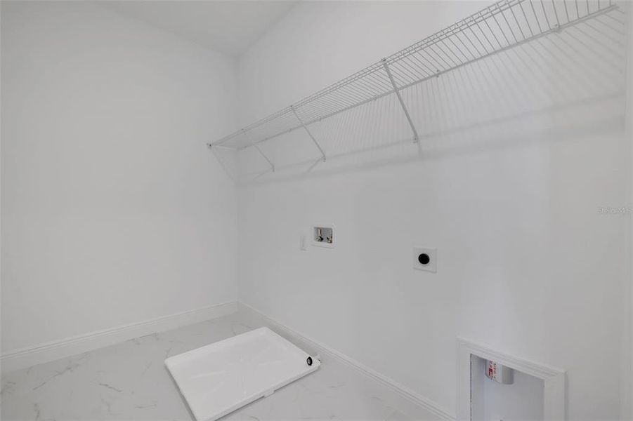 Spacious, unfurnished interior of a new home in , St. Cloud (Image 21).