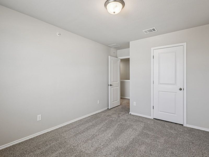 Spacious, unfurnished interior of a new home in Waterstone Village, Kyle (Image 11).