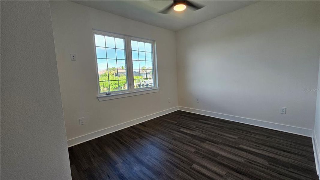 Spacious, unfurnished interior of a new home in , Port Charlotte (Image 13).