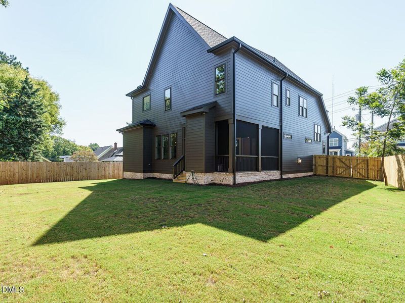 044-1280x960-photo 044-1280x960-photo