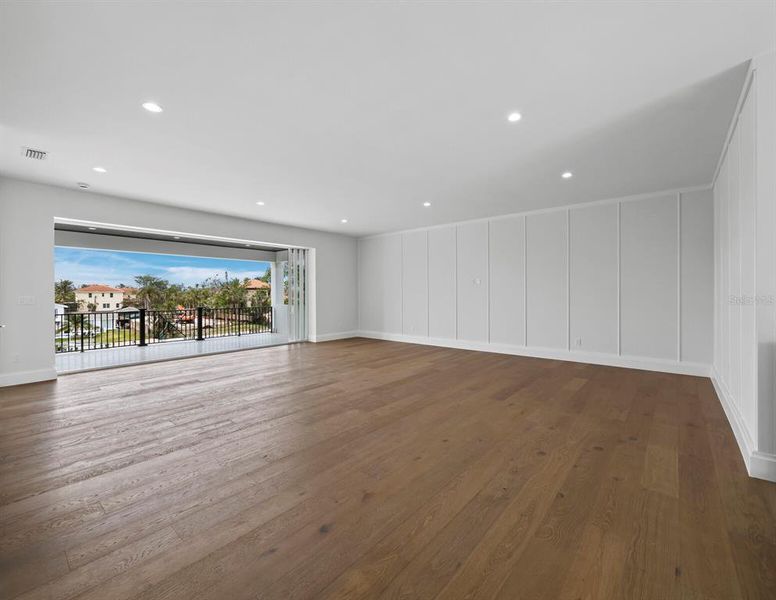 Spacious, unfurnished interior of a new home in , Sarasota (Image 60).