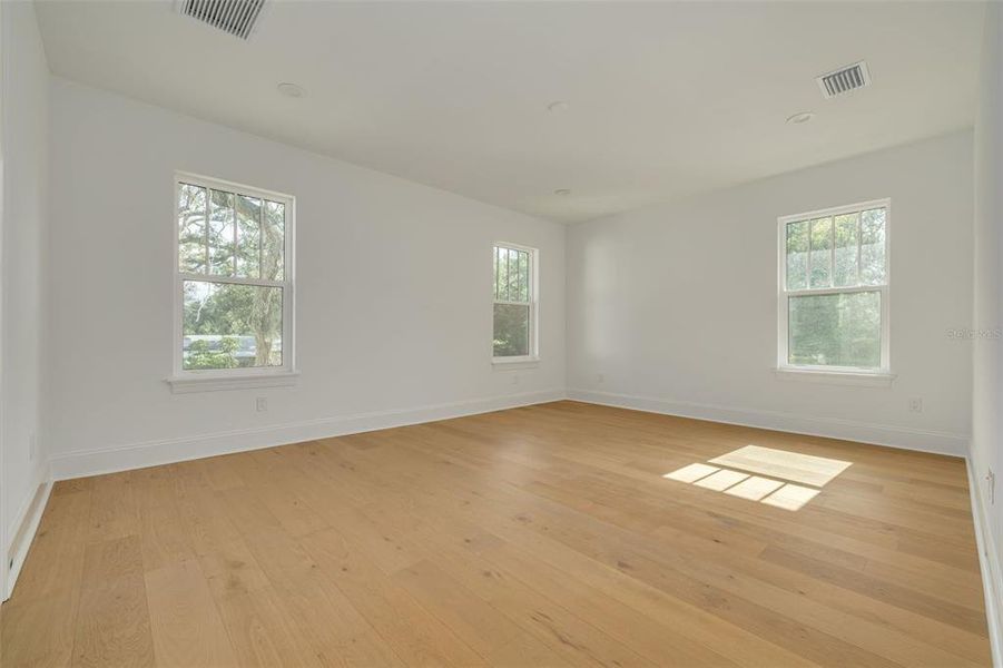 Spacious, unfurnished interior of a new home in , St. Petersburg (Image 18). Spacious, unfurnished interior of a new home in , St. Petersburg (Image 18).