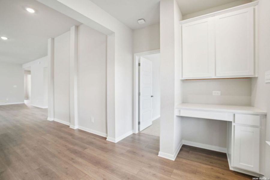 Spacious, unfurnished interior of a new home in Royal Crest, San Antonio (Image 16).