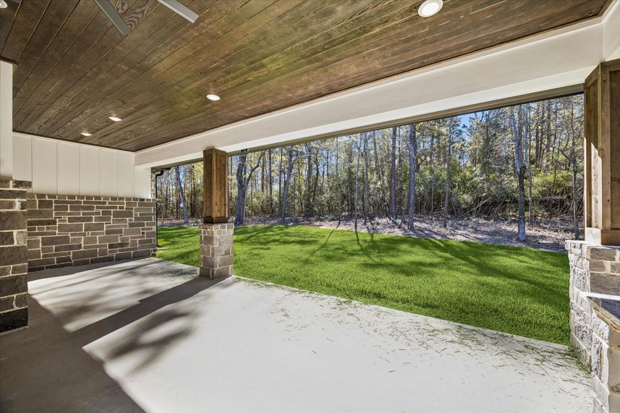 Exterior details and patio area of a home in , Huntsville (Image 3).