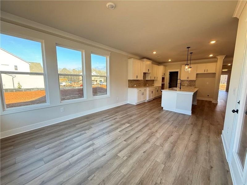 Spacious, unfurnished interior of a new home in Ponderosa Farms Manor, Gainesville (Image 41).