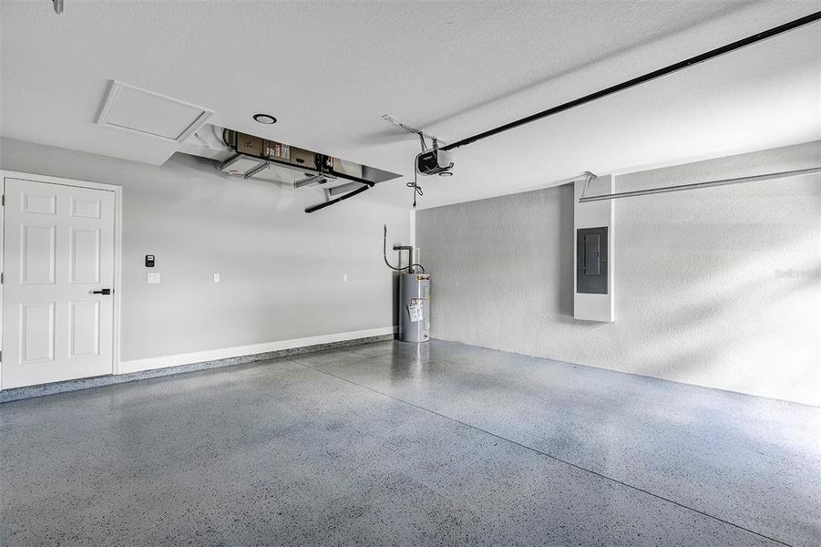 Spacious, unfurnished interior of a new home in , Dunnellon (Image 27). Spacious, unfurnished interior of a new home in , Dunnellon (Image 27).