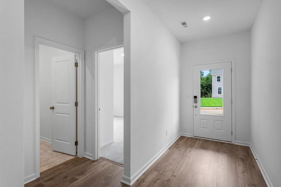 Spacious, unfurnished interior of a new home in Heritage River, Euharlee (Image 20). Spacious, unfurnished interior of a new home in Heritage River, Euharlee (Image 20).