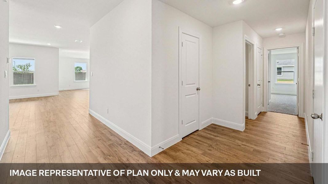 Spacious, unfurnished interior of a new home in Railhead, Cedar Creek (Image 17).