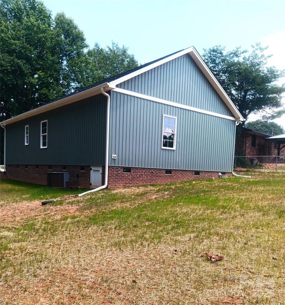 Rear & Right Side Rear & Right Side