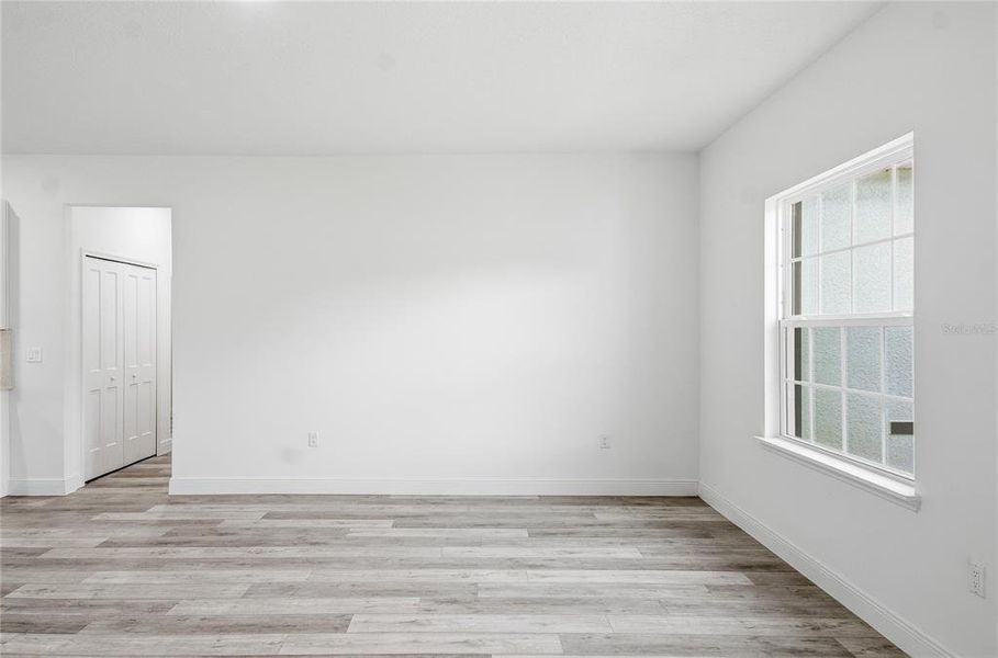 Spacious, unfurnished interior of a new home in , Ocala (Image 27).