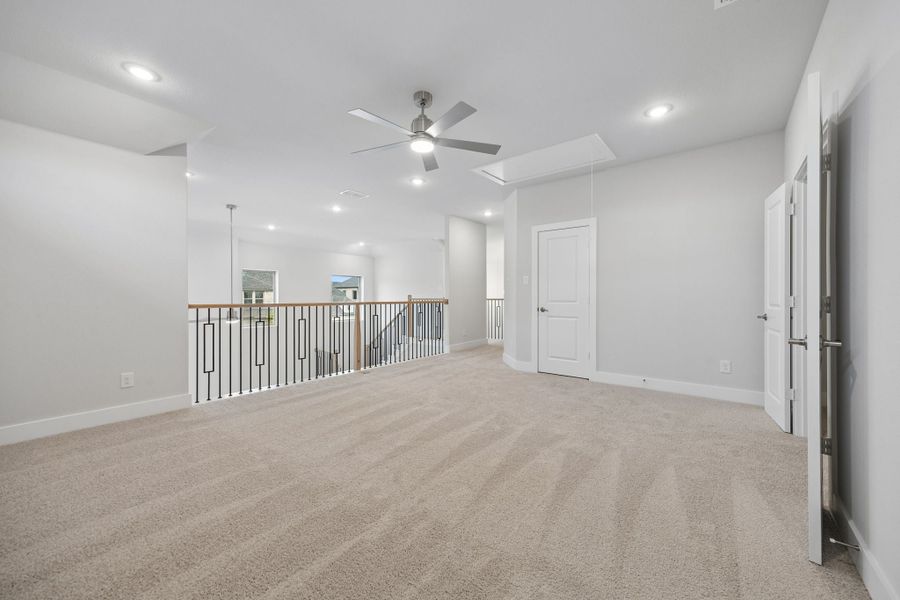 Spacious, unfurnished interior of a new home in Painted Tree Lakeside, McKinney (Image 27).