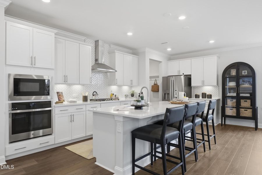 SUN_ShawRidge_Pic_EastmanIII_QMI_3_Kitch