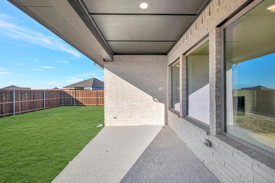 Exterior details and patio area of a home in Myrtle Creek, Waxahachie (Image 22). Exterior details and patio area of a home in Myrtle Creek, Waxahachie (Image 22).