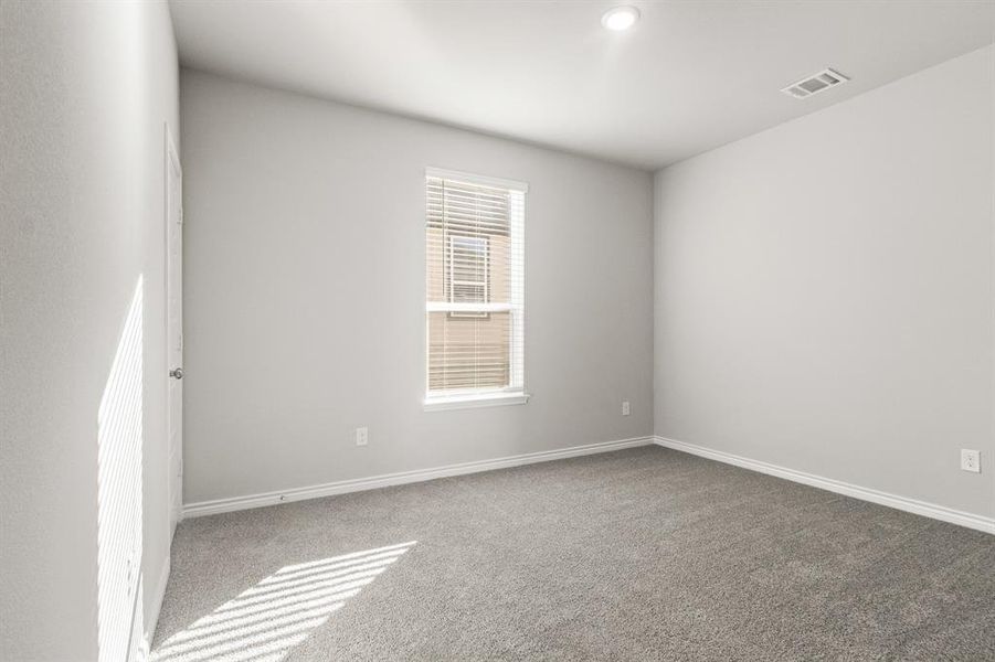 Spacious, unfurnished interior of a new home in Rocky Creek Crossing, Fort Worth (Image 14).