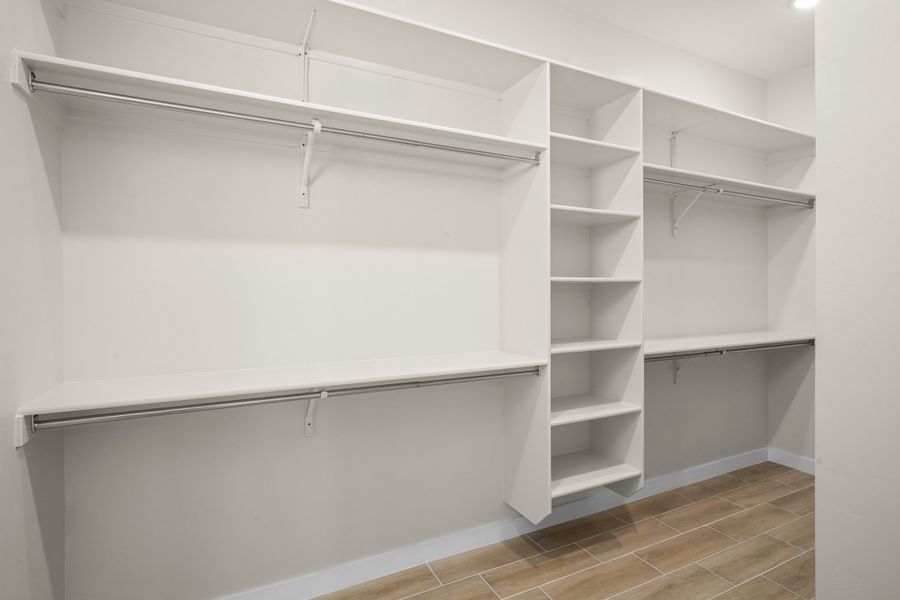 Representative furnished interior of a home built from the Pine Hurst by LEH. Homes in Emerald Estates, El Paso (Image 40). Representative furnished interior of a home built from the Pine Hurst by LEH. Homes in Emerald Estates, El Paso (Image 40).