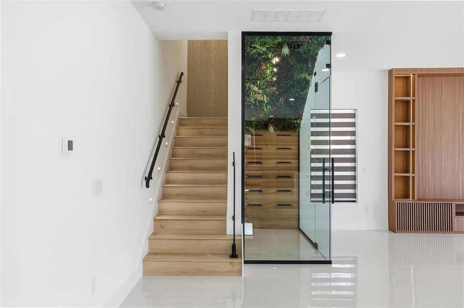 Spacious, unfurnished interior of a new home in , Tampa (Image 56).