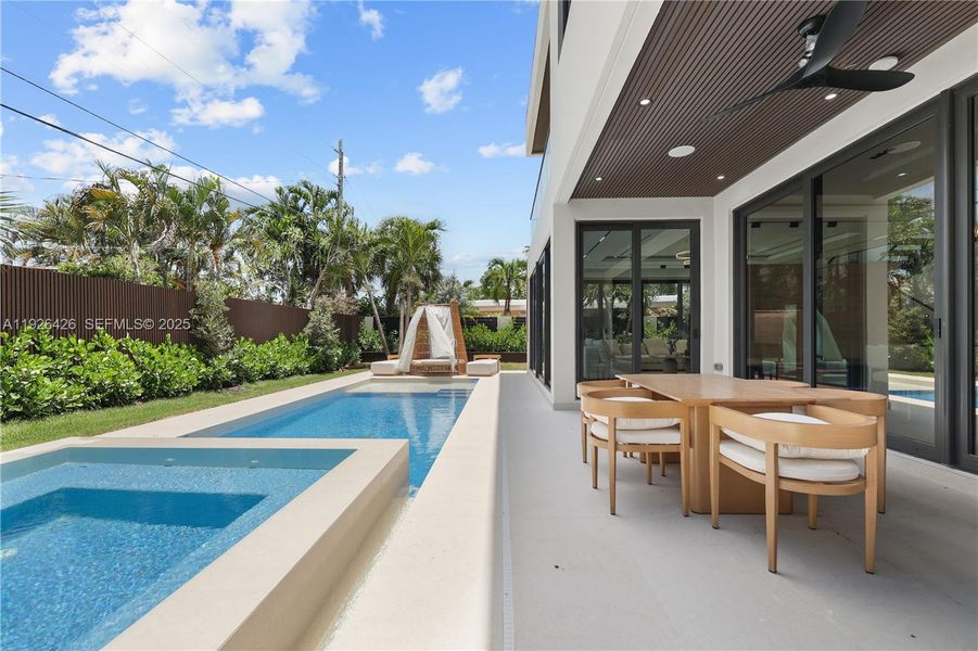 Exterior details and patio area of a home in , Fort Lauderdale (Image 29).