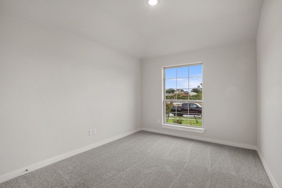 Representative unfurnished interior of a home built from the Waterford III by Cheldan Homes in Stoneview, Glen Rose (Image 43).