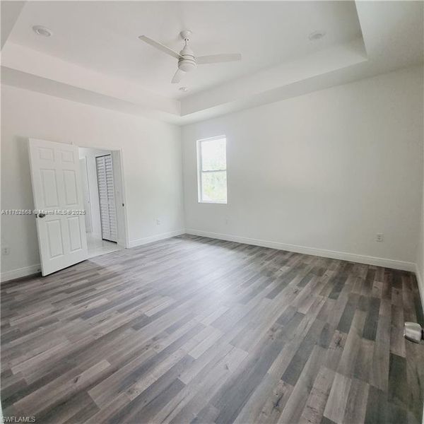 Spacious, unfurnished interior of a new home in , Lehigh Acres (Image 13).