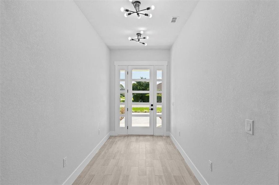 Spacious, unfurnished interior of a new home in , Winter Haven (Image 24).