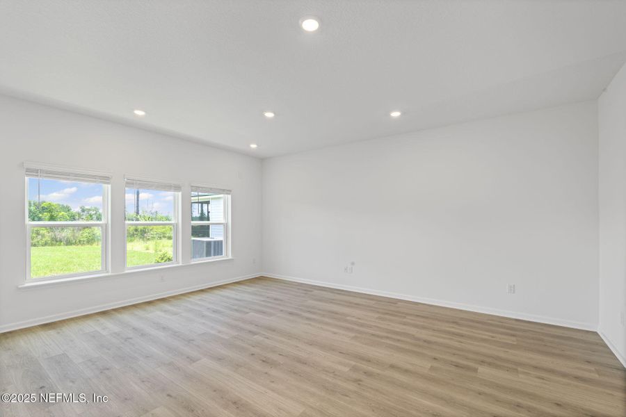 Spacious, unfurnished interior of a new home in Beacon Lake, St. Augustine (Image 24).