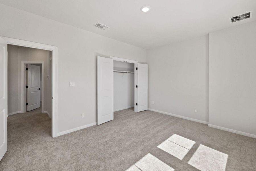 Representative images and renderings are for illustrative purposes. Actual structural options and design finishes of home may vary.