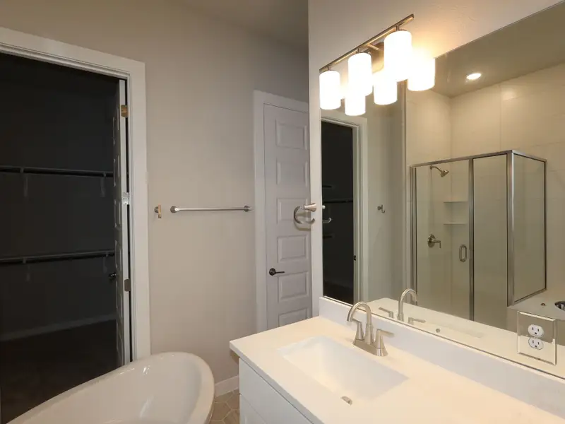 Owner's Bathroom Owner's Bathroom