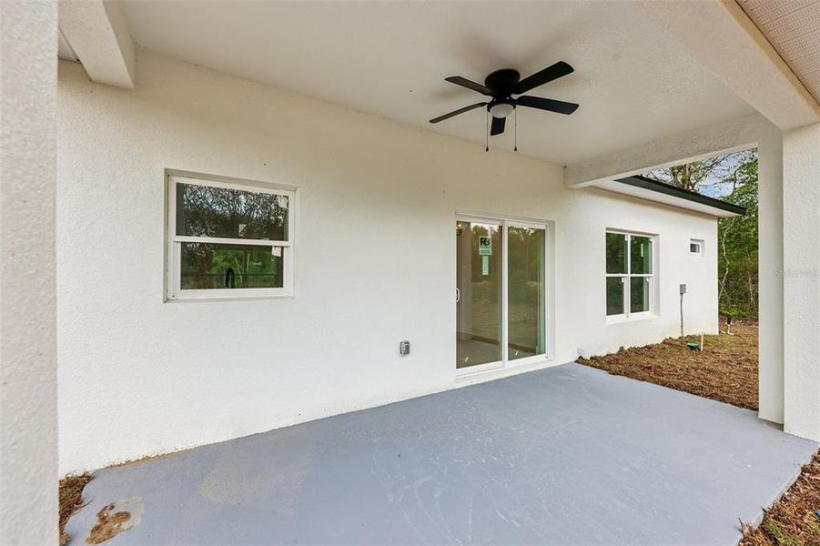 Exterior details and patio area of a home in , Ocklawaha (Image 24).