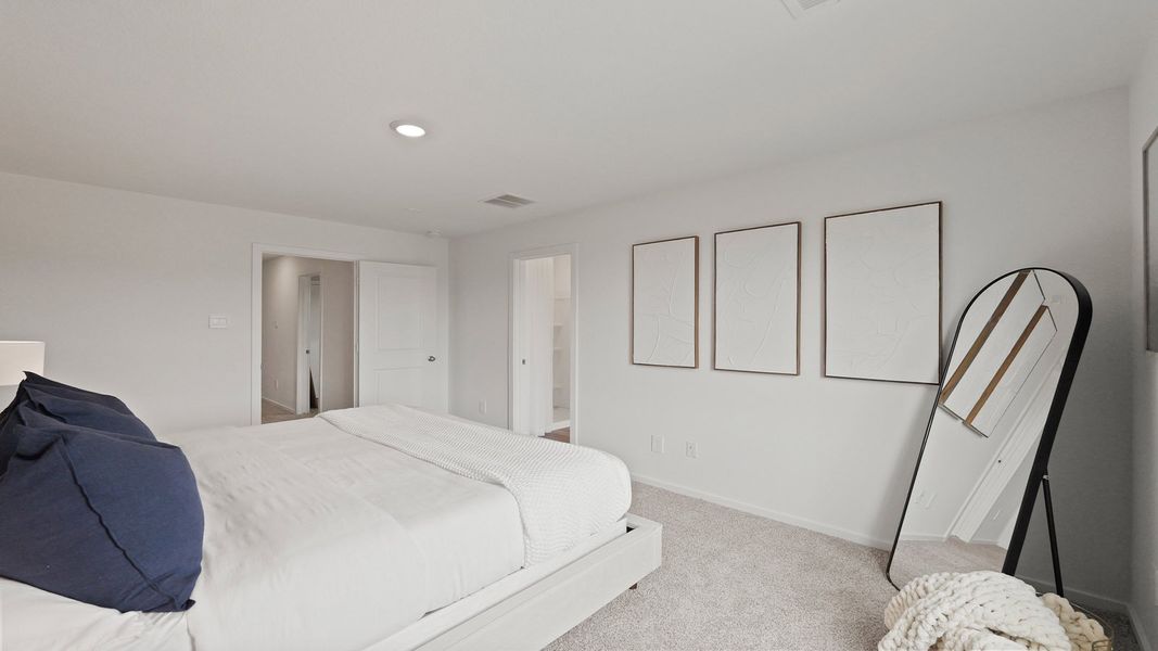 Representative furnished interior of a home built from the Franklin by D.R. Horton in Silverthorne, Conroe (Image 28).