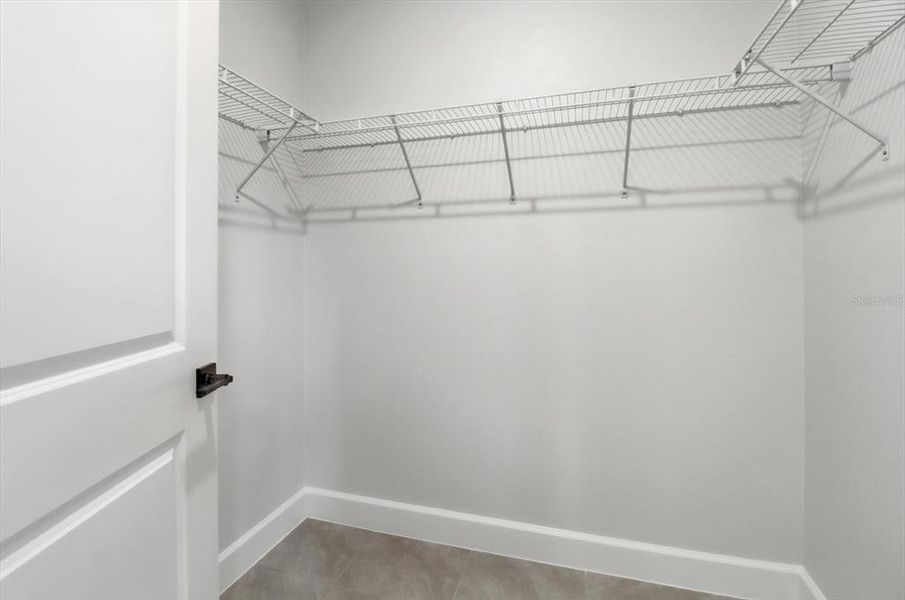 Spacious, unfurnished interior of a new home in , Dunnellon (Image 32).