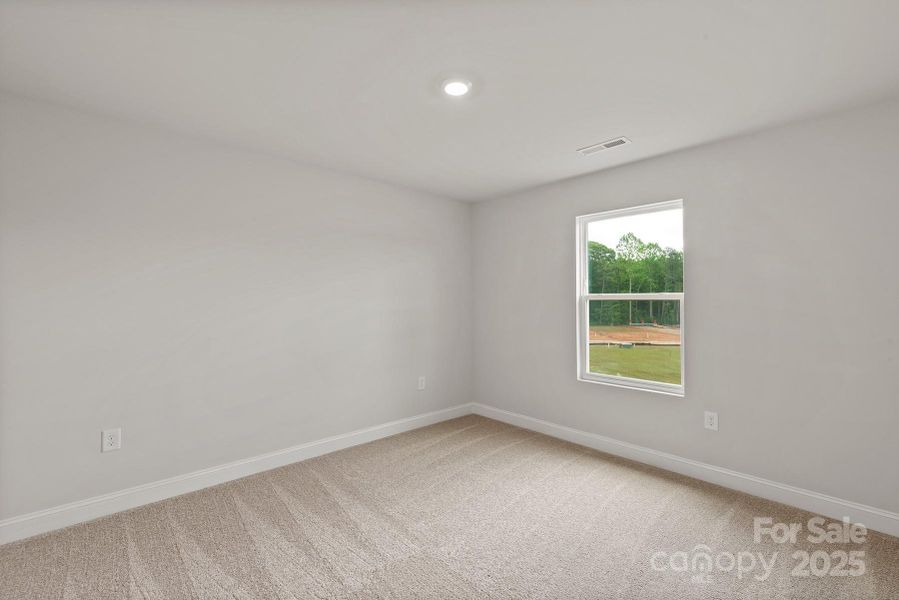 Spacious, unfurnished interior of a new home in Stagecoach Station, Gastonia (Image 13).