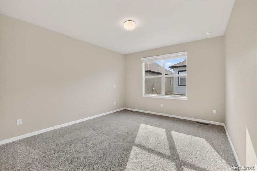 Spacious, unfurnished interior of a new home in Deer Creek, Littleton (Image 29).