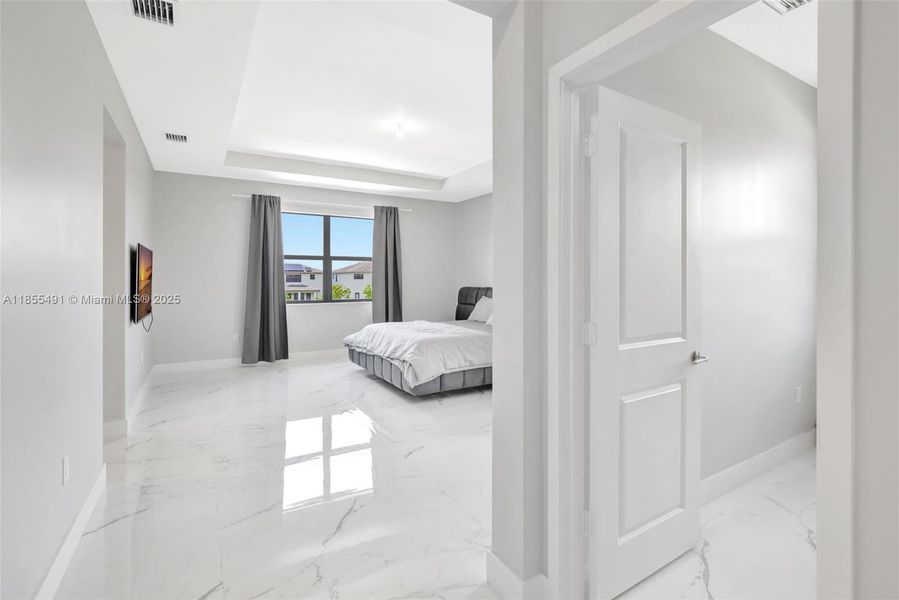 Furnished interior view inside a new home in , Miramar (Image 5).