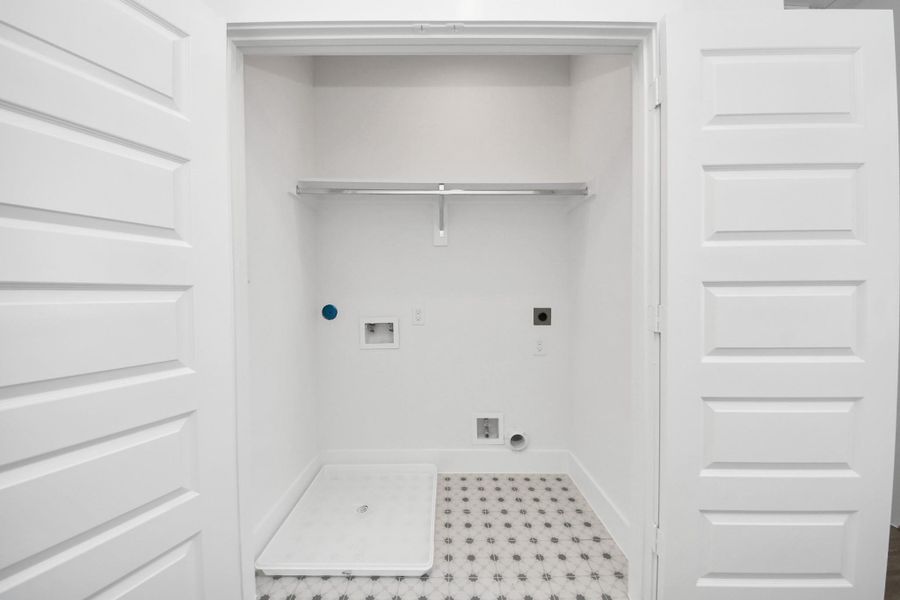 Spacious, unfurnished interior of a new home in Piccolina, Houston (Image 20).