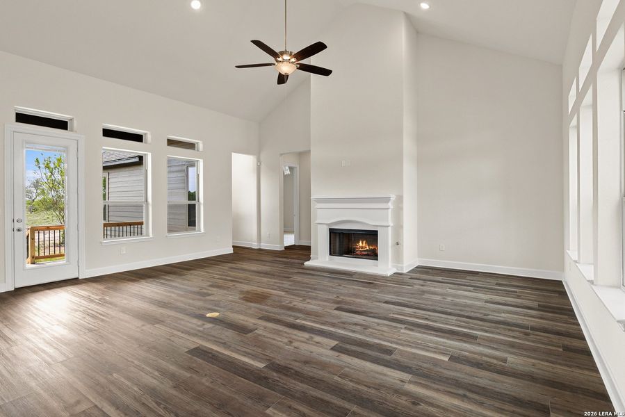 Spacious, unfurnished interior of a new home in Legend Park, Castroville (Image 7).