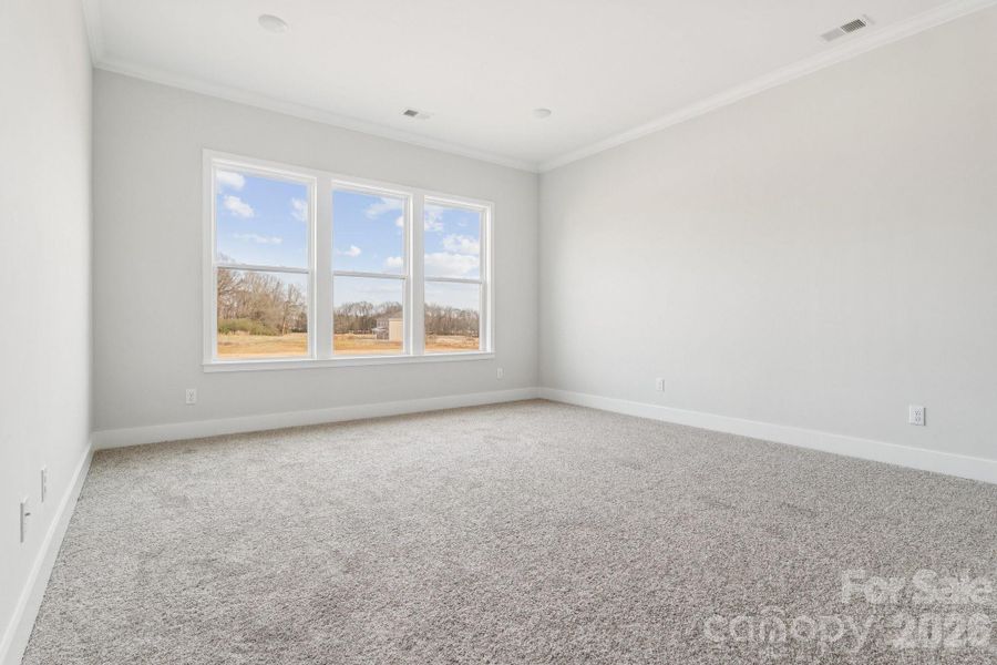 Spacious, unfurnished interior of a new home in Stonemill, Monroe (Image 7).