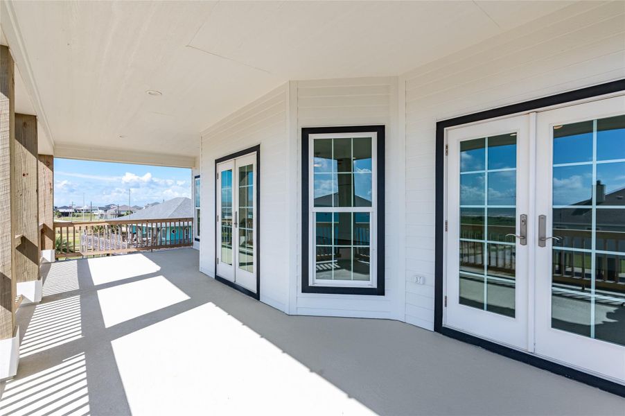 Exterior details and patio area of a home in , Bolivar Peninsula (Image 31).