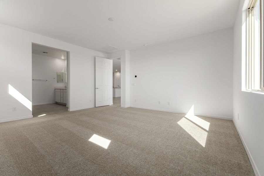 Spacious, unfurnished interior of a new home in Tierra Vistoso, Surprise (Image 10).
