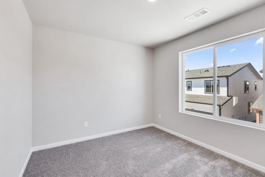 Spacious, unfurnished interior of a new home in Spring Valley, Greenwood Village (Image 22).