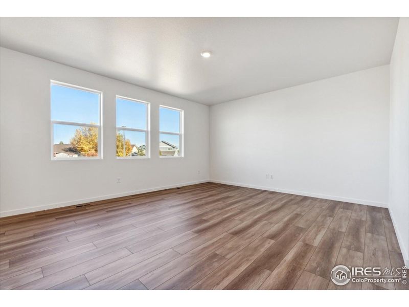 Spacious, unfurnished interior of a new home in Silver Peaks, Lochbuie (Image 13).