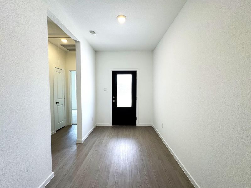 Spacious, unfurnished interior of a new home in Anniston, Katy (Image 15).